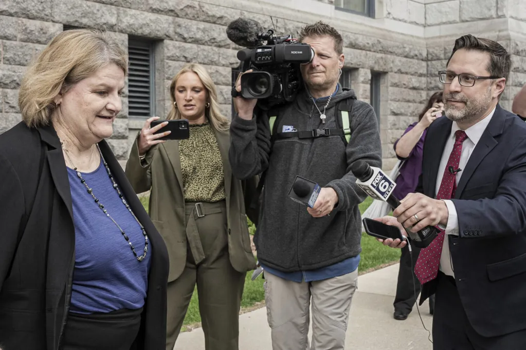 Judge recommends that case against Wisconsin Judge Hannah Dugan proceed