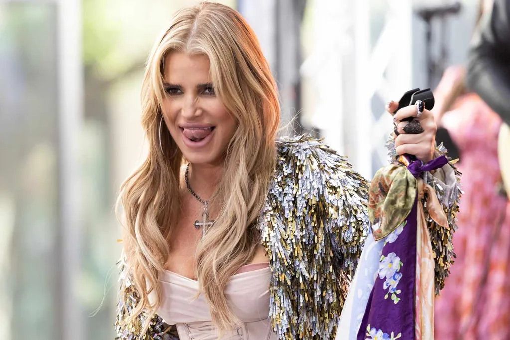 Jessica Simpson Says She's 'Ready' to Date After Eric Johnson Split, Looking for a Man Who's a 'Very Good Kisser'