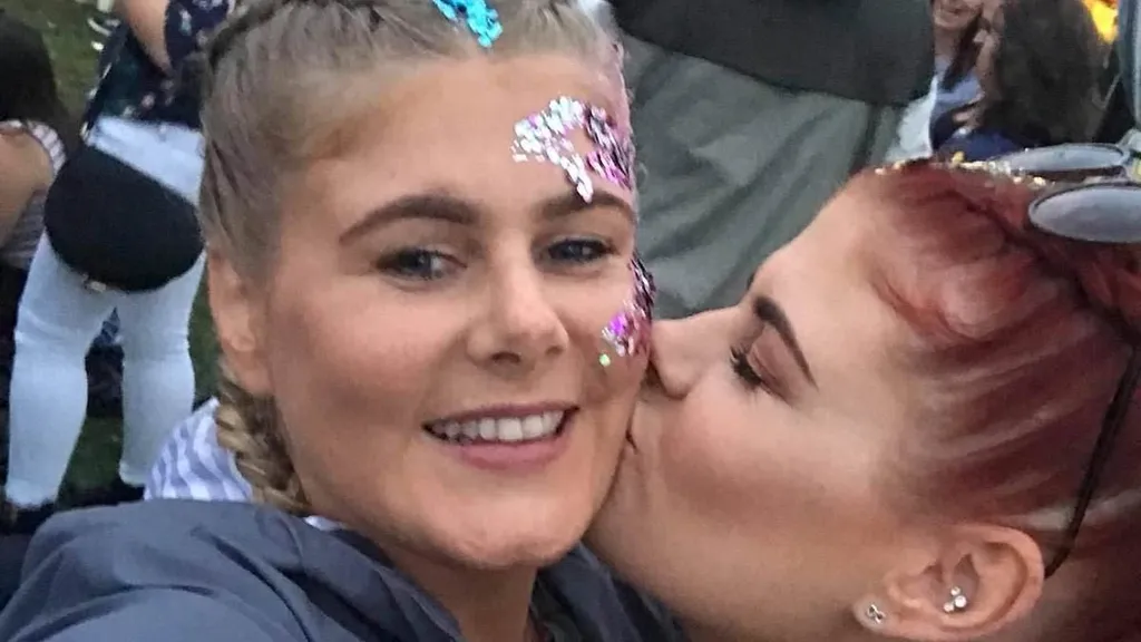 Woman, 34, thought she had flu- but it was a one-in-a-million cancer