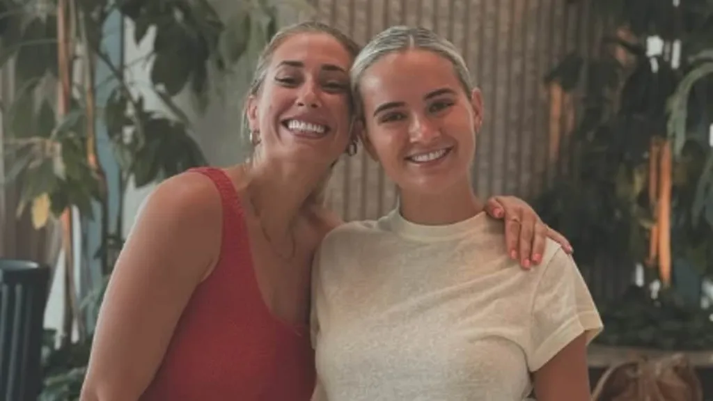 Stacey Solomon strikes up friendship with Molly-Mae Hague on holiday