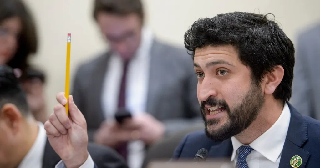 Texas Democrats Greg Casar, Jasmine Crockett push for documents on federal flood response