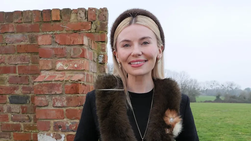 Georgia Toffolo wears jeans on star-studded final day of Cheltenham