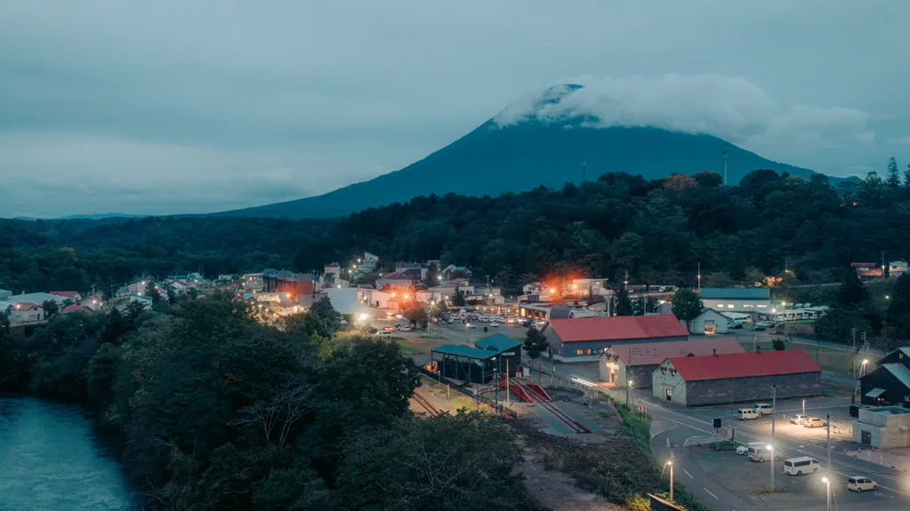 A Japanese Ski Resort Town Is Roiled by a Debate Over Immigration