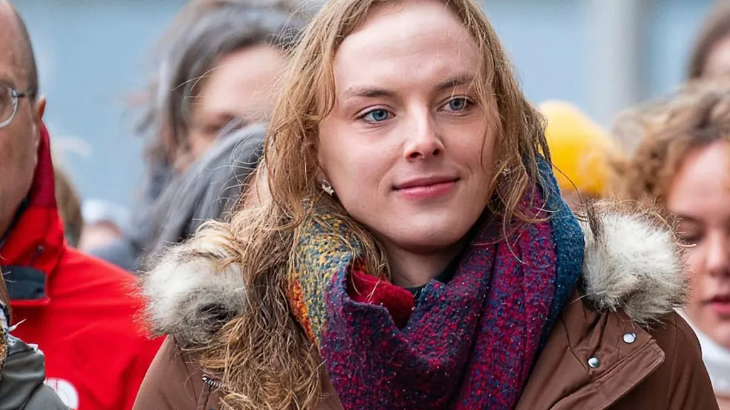 UK doctor embroiled in row over changing room working in Australia