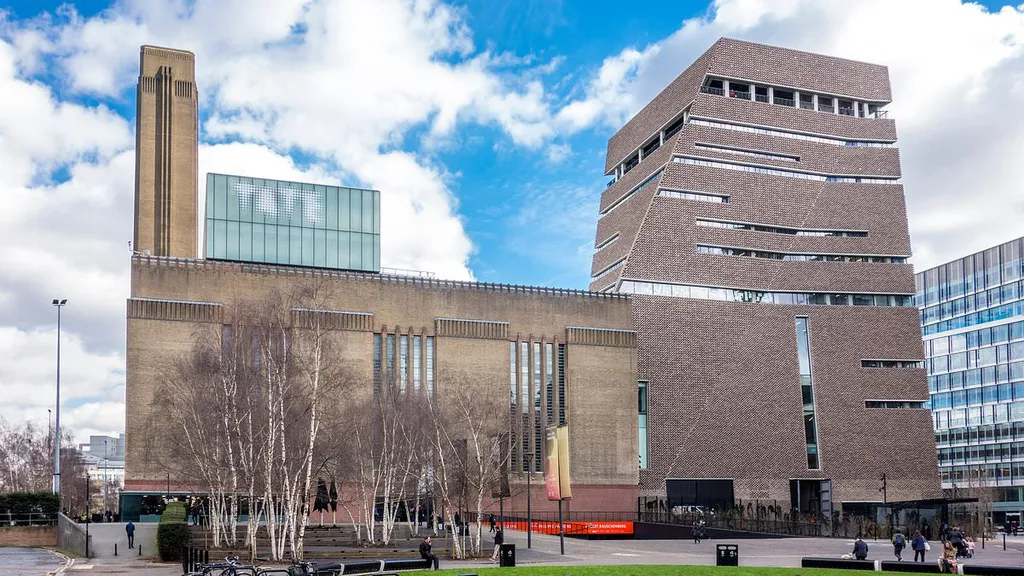 Boy's health 'takes bad turn' after he fell from Tate Modern roof