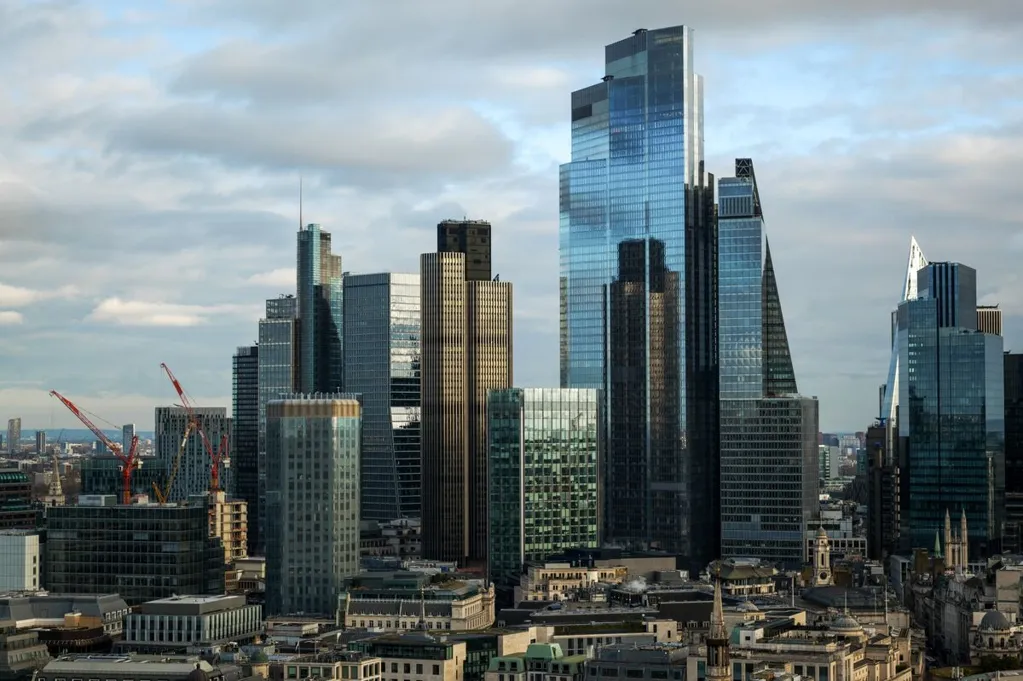 Nadeem's Macro Hedge Fund Deem Closing to New Cash at $3 Billion