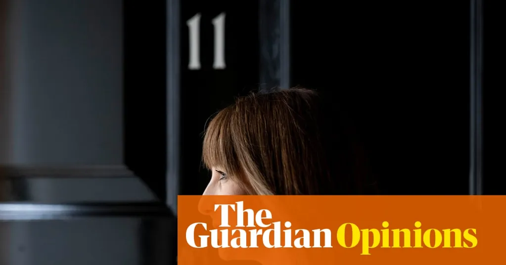 I've seen reshuffles from the inside, and I know why Starmer won't sack Rachel Reeves - even though he should | Simon Hart