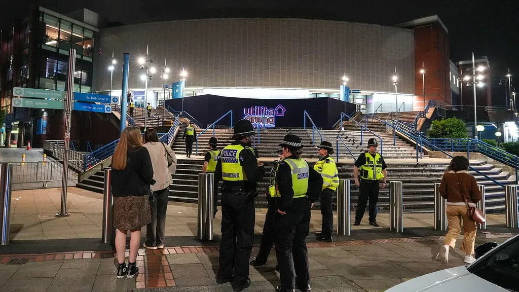 Peter Kay show halted by bomb hoax, police say as man, 19, arrested