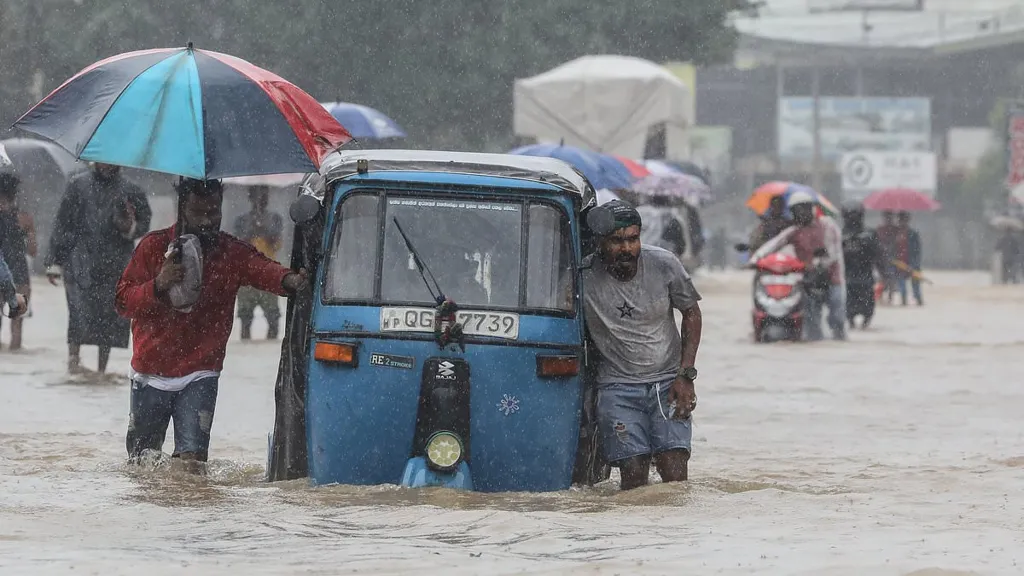 Catastrophic south-east Asia flooding leaves at least 600 dead