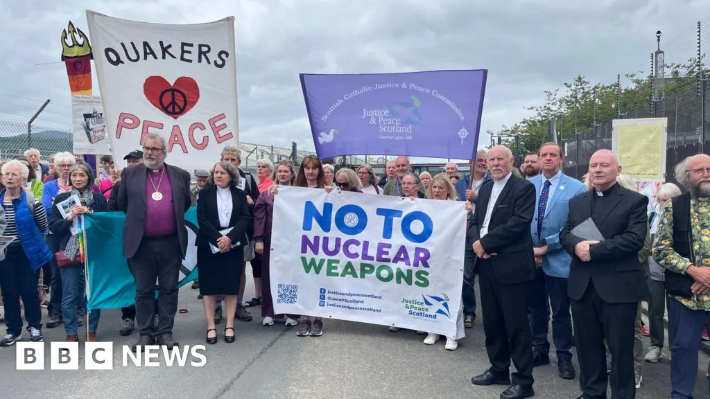 More than 100 attend demo at Faslane nuclear base