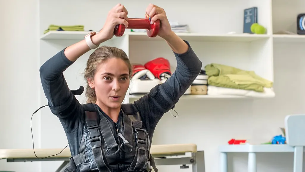 Fitness craze born from military training methods sweeps social media