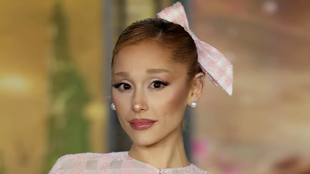 Expert warns against 'dangerous' TikTok trend of manifesting