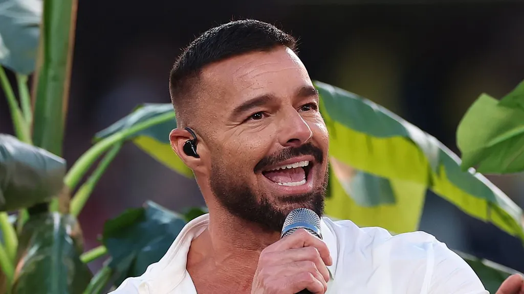 Plastic surgeons weigh in on Ricky Martin's appearance