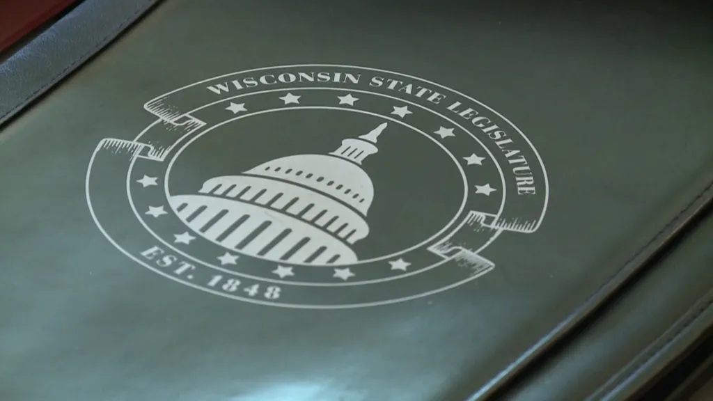 License to shoot (video): State lawmakers cracking down on who can record their meetings