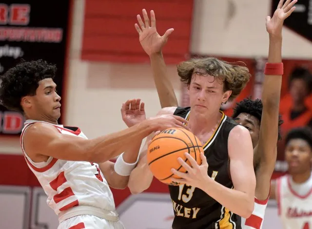 Elsinore boys basketball team outpaces Temecula Valley to remain unbeaten