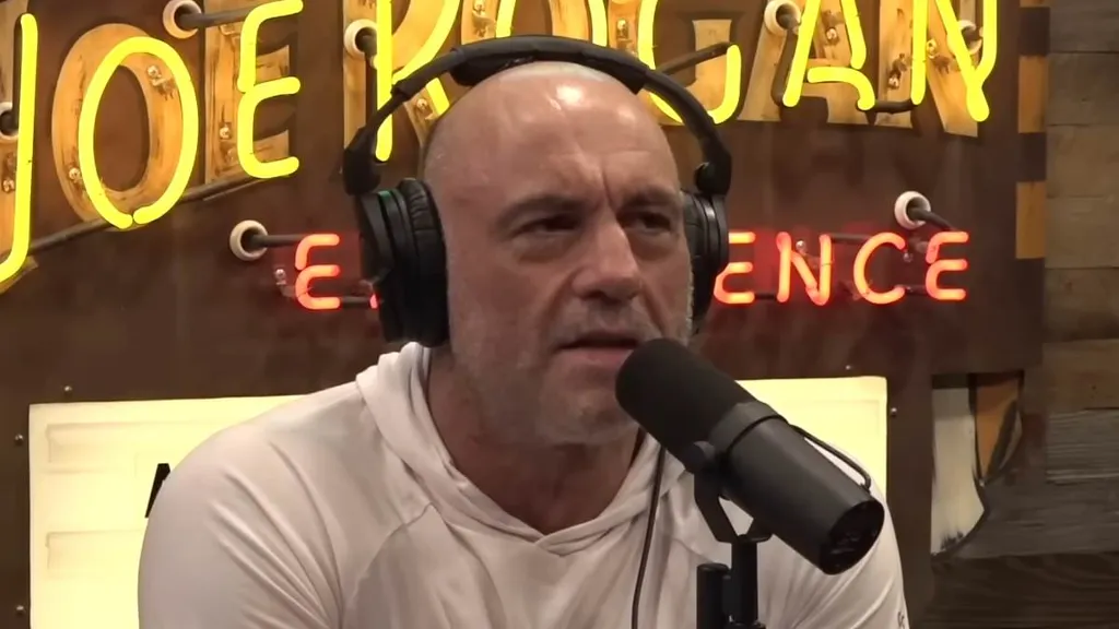 Joe Rogan twists the knife on Trump by urging liberal to run for pres