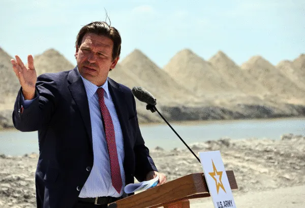 DeSantis delays redistricting special session, and adds AI and vaccine issues