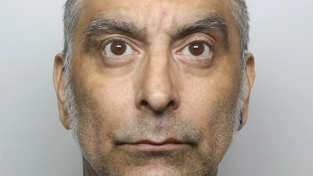 Maniac who shot police officer with crossbow is jailed