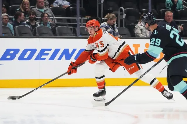 Bennett Sennecke scores, but Ducks fall to Kraken in season opener
