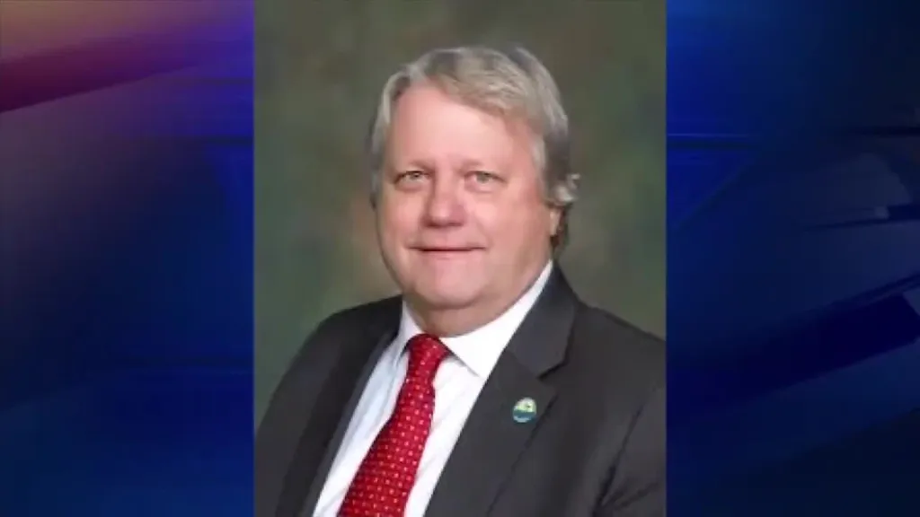 Palmetto Bay officials, residents call on DeSantis to intervene after embattled councilman's controversial post - WSVN 7News | Miami News, Weather, Sports | Fort Lauderdale