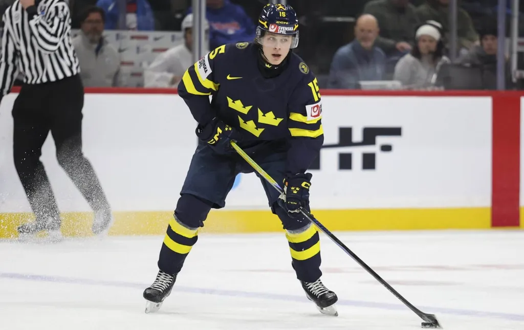 Is Sweden's Ivar Stenberg a contender to go No. 1 in 2026 NHL Draft? He has a case