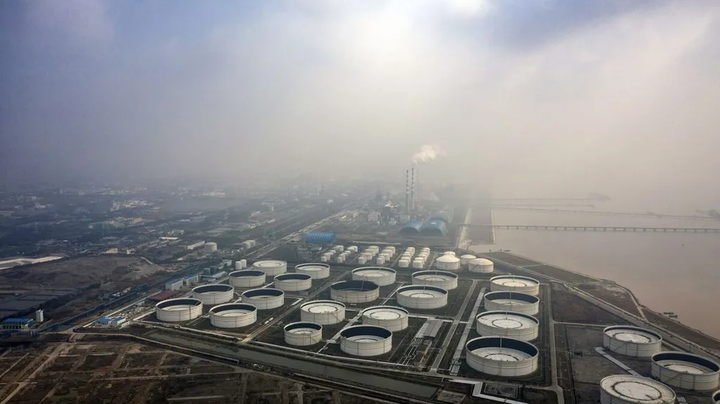 China's Oil Stockpiles Remain Robust as Teapots Crank Up Output