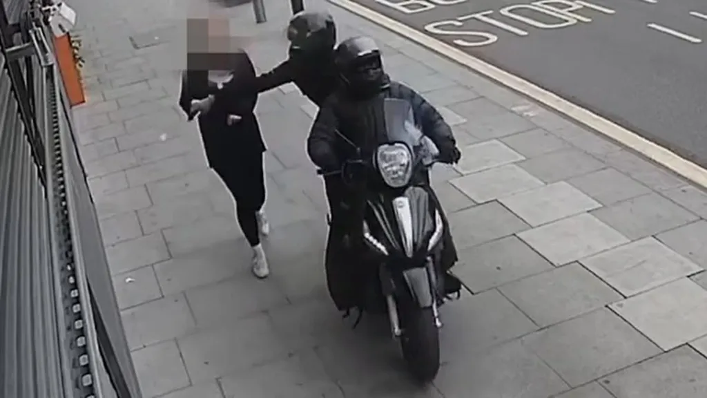 Roads where you're most likely to have a phone stolen in Westminster