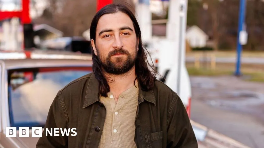 Noah Kahan was crowned a superstar. It messed with his head