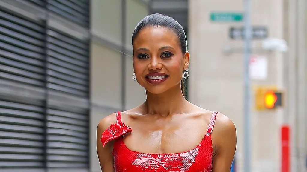 Emma Weymouth turns heads in racy red for appearance on major US show