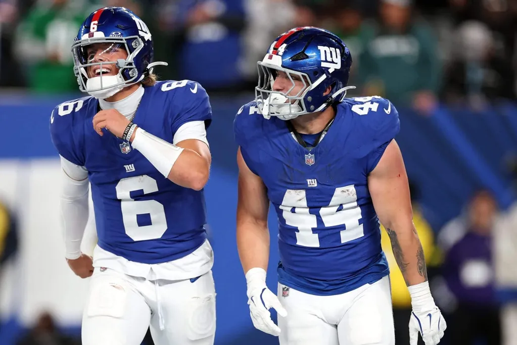 Jaxson Dart, Cam Skattebo won it all Thursday: The hearts of Giants fans, game vs. Eagles