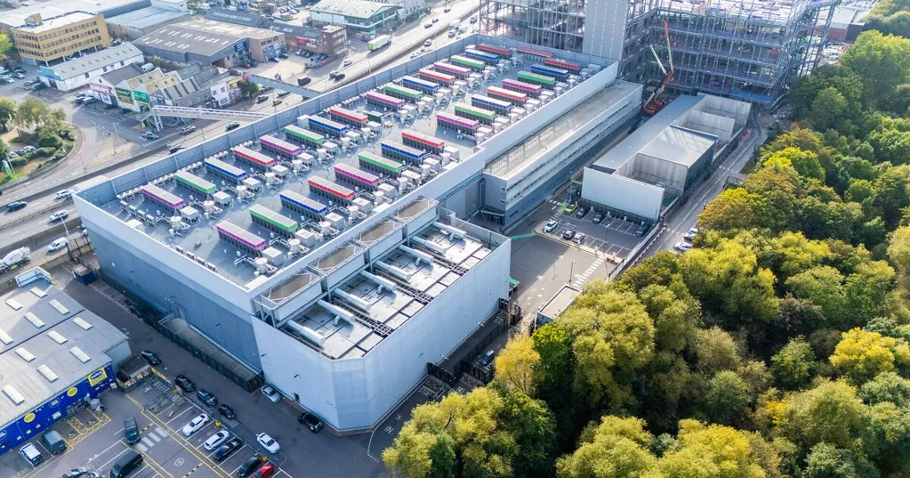 Oaktree's Data Center Firm Wants to Triple Capacity With AI Boom