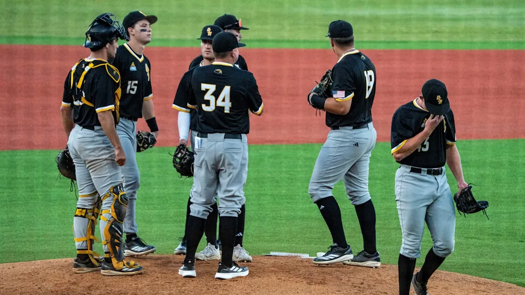 USM Assistant Coach Gives Insight on Message to Players Amid Midseason Adversity