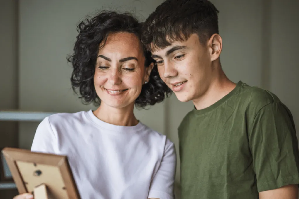 Woman posts photo of her late grandma -- no one prepared for who replies