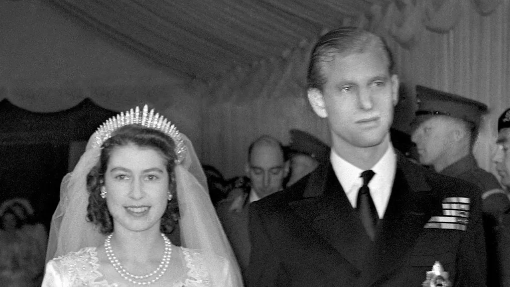 Slice of Queen Elizabeth 78-year-old wedding cake sold