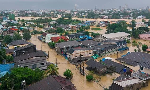 Floods in Thailand, Malaysia kill over 30, displace thousands