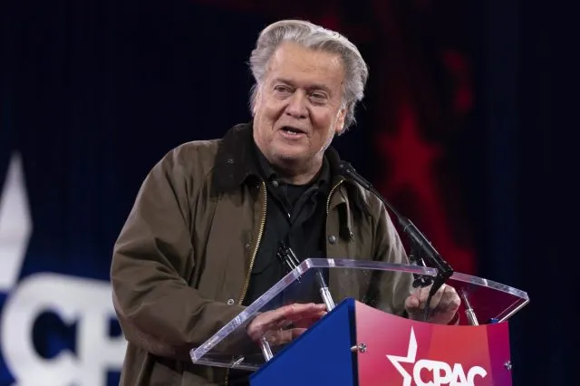 Bannon says Trump's Iran threat echoes Hillary Clinton's playbook