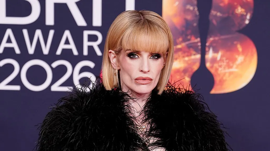 Kelly Osbourne arrives on the BRITs with Sharon ahead of Ozzy's honour