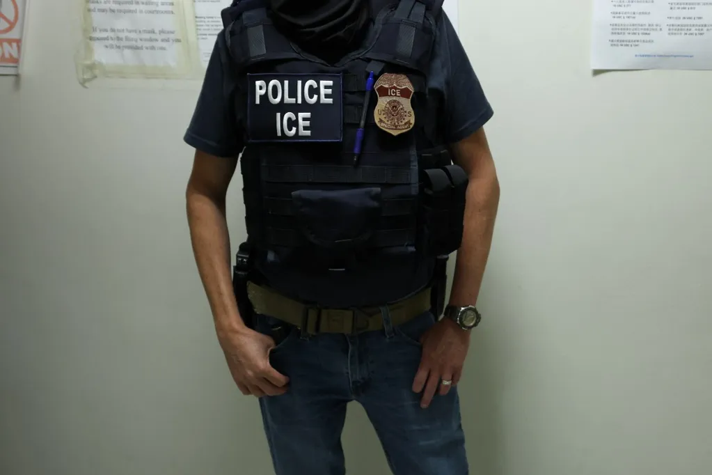 Fact check: Does viral video show NY ICE agents being pelted with snowballs