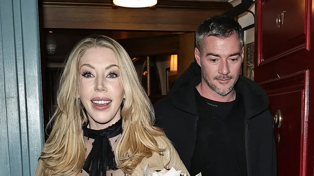 Katherine Ryan, 42, shows off her face lift in at lingerie event