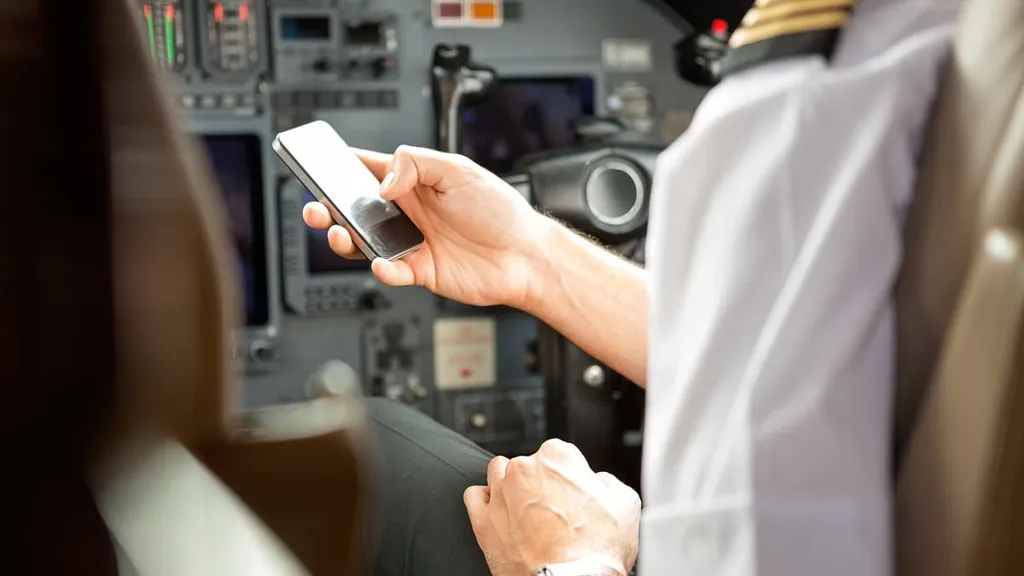 Warning over pilots' social media antics