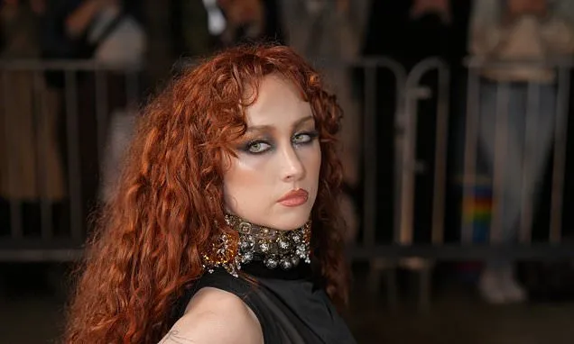 Opinion: It's career crisis time for Chappell Roan