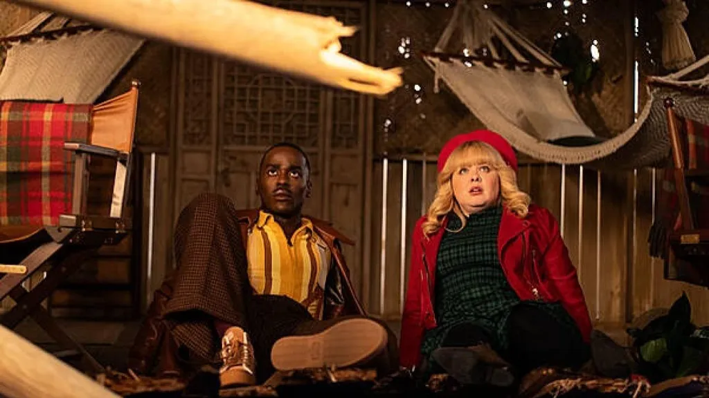 Nicola Coughlan and Ncuti Gatwa face dinosaur in Doctor Who Christmas trailer | Westmeath Independent