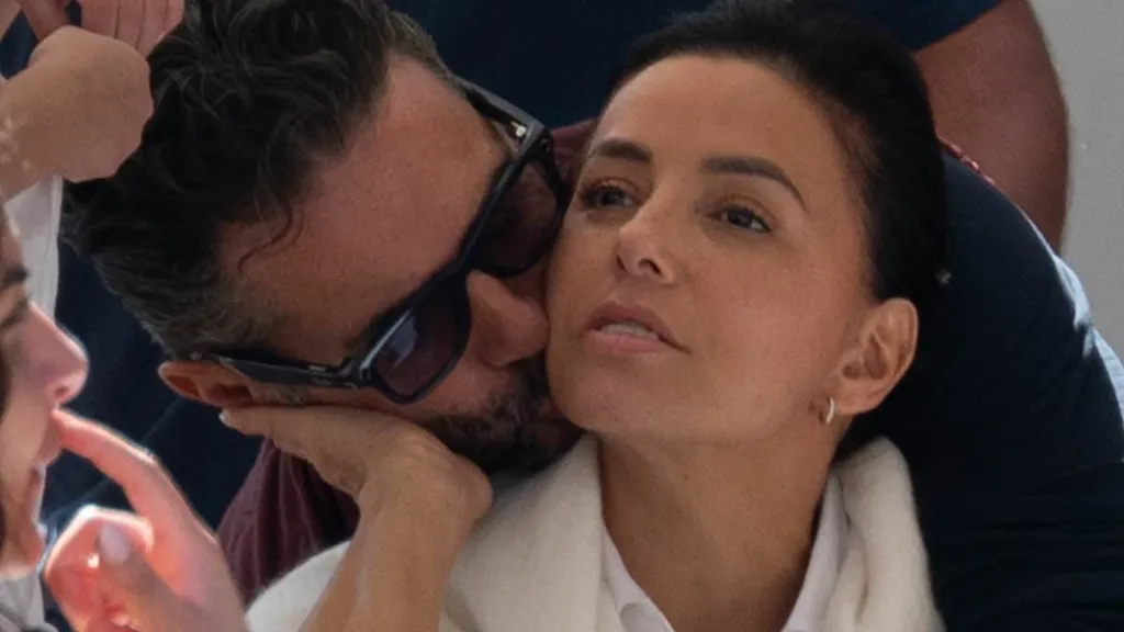 Eva Longoria packs on the PDA with husband José Bastón