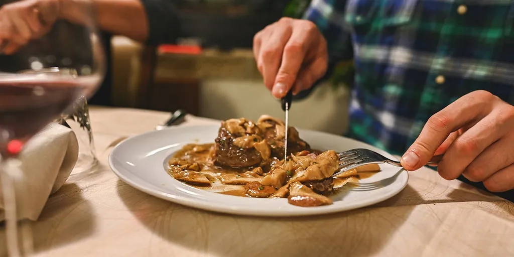 Las Vegas steak specials tempt travelers seeking flavor without Strip-sized costs