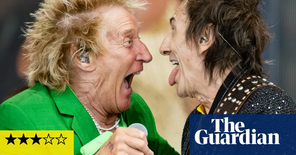 Rod Stewart at Glastonbury review - lapping up the legends slot love like a lusty, leggy Muppet
