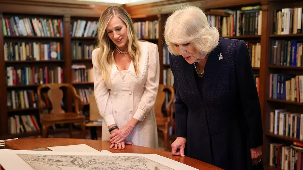 Queen joins Sarah Jessica Parker and Anna Wintour in starry reception