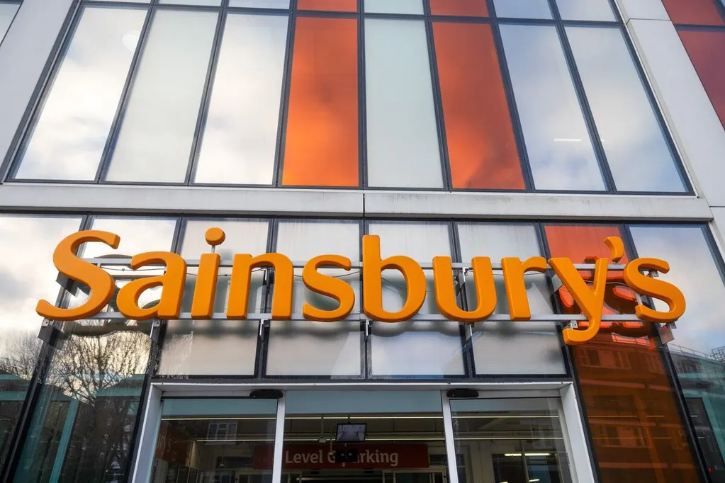Sainsbury's Says Middle East Conflict Risks Weighing on Profit