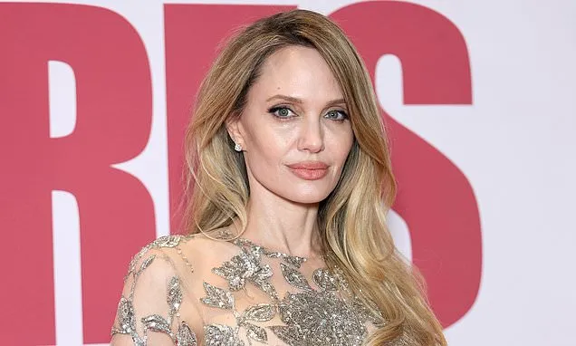 Angelina Jolie makes rare comment on double mastectomy