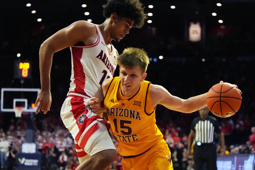 Peat's resurgent second half helps No.1 Arizona hold off ASU