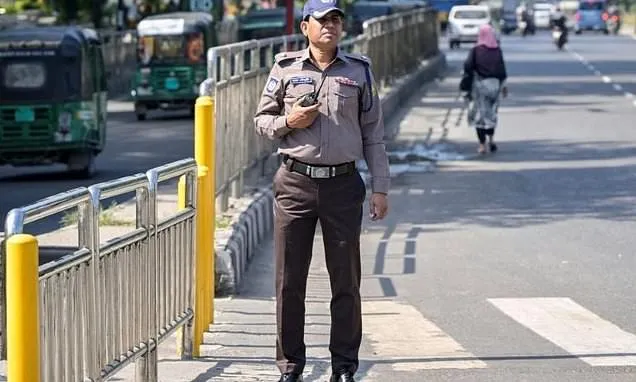 Bangladesh police hope new uniform repairs broken image